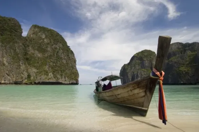 Framed Print : Thailand, Phi Phi Lay Island, Maya Bay Framed Print : Thailand, Phi Phi Lay Island, Maya Bay