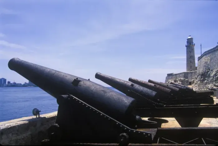 Framed Print : Thick stone walls and cannons protect Castillo del of Morro fortress that surrounds
