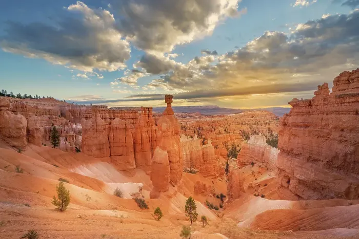 Framed Print : Thor's Hammer at sunrise Bryce Canyon National Park, Utah Framed Print : Thor's Hammer at sunrise Bryce Canyon National Park, Utah