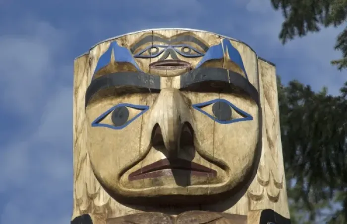 Framed Print : Thunderbird Project Featuring Tseshaht Totem Poles, Port Alberni, British Columbia