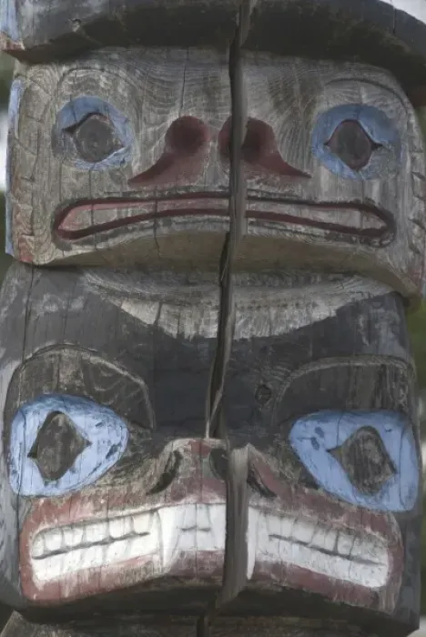 Framed Print : Thunderbird Project Featuring Tseshaht Totem Poles, Port Alberni, British Columbia