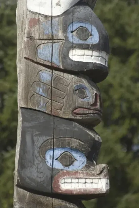 Framed Print : Thunderbird Project Featuring Tseshaht Totem Poles, Port Alberni, British Columbia