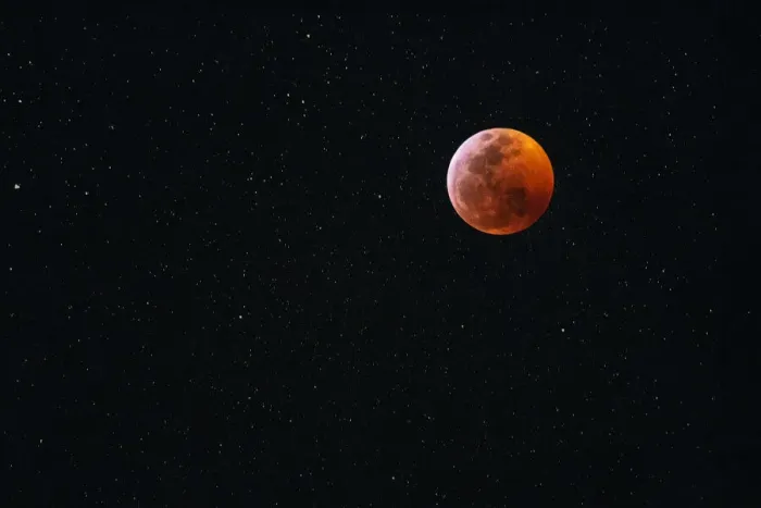 Framed Print : Total blood moon eclipse seen from Big Island, Hawaii