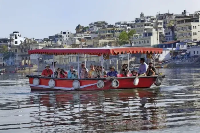 Framed Print : Tour boat on Lake Pichola, Udaipur, India