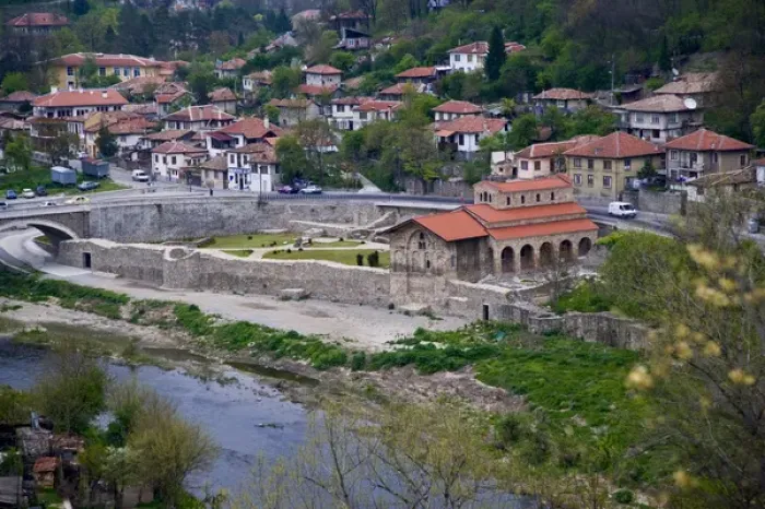 Framed Print : A tour of the Tzarevetz Fortress and its countryside