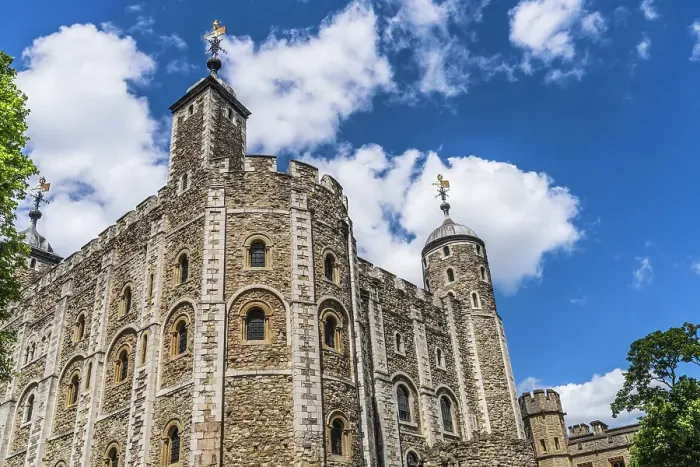 Framed Print : Tower of London, London, England. Tower castle built by William the Conqueror in 1078. Tower houses the Crown Jewels Framed Print : Tower of London, London, England. Tower castle built by William the Conqueror in 1078. Tower houses the Crown Jewels