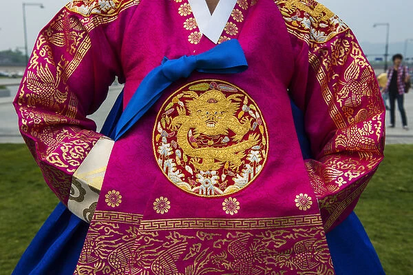 Traditional dressed of a korean woman, Gyeongbokgung palace, Seoul, South Korea
