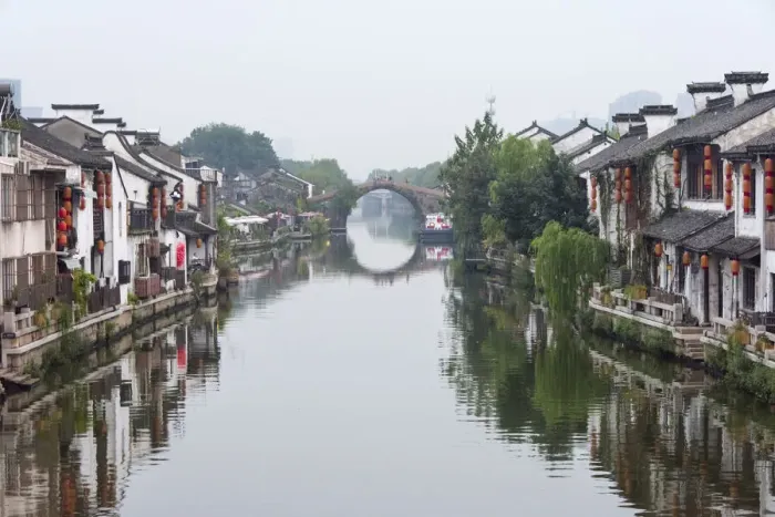 Framed Print : Traditional house and stone bridge on the Grand Canal, Wuxi, Jiangsu Province, China Framed Print : Traditional house and stone bridge on the Grand Canal, Wuxi, Jiangsu Province, China