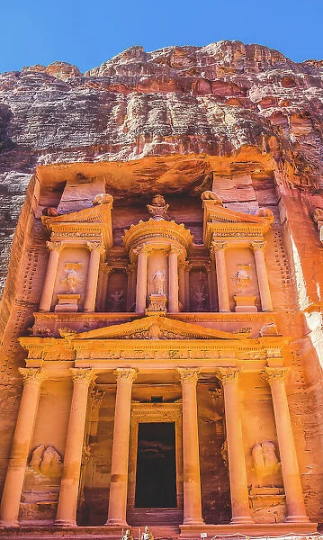Treasury, Petra, Jordan. Built by Nabataeans in 100 BC