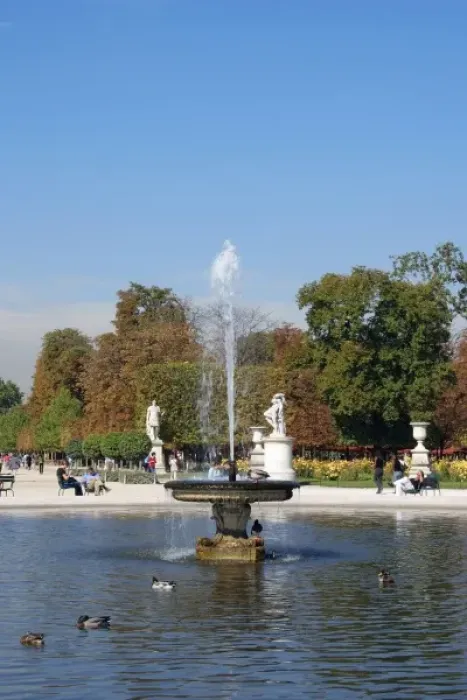 Framed Print : The Tuileries Garden. Small lake. Paris, France Framed Print : The Tuileries Garden. Small lake. Paris, France