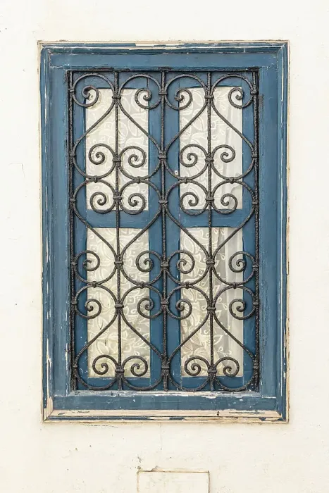 Framed Print : Tunis, Tunisia. Barred window on a house near the Tunis Souk Framed Print : Tunis, Tunisia. Barred window on a house near the Tunis Souk