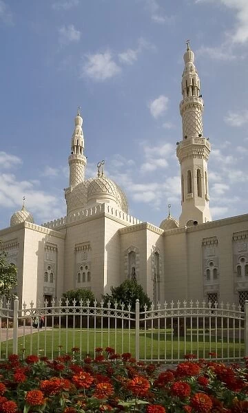 UAE, Dubai. View of Jumeirah Mosque