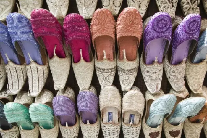 Framed Print : United Arab Emirates, Dubai, Bur Dubai. Bur Dubai Market- Arabian Slippers