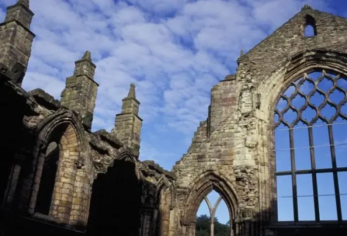 Framed Print : United Kingdom, Scotland, Edingurgh. Ruined Abbey at Holyroodhouse Palace