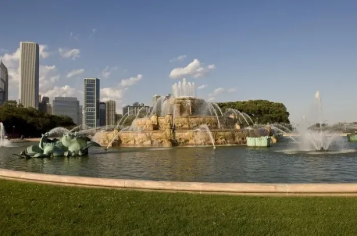 Framed Print : United States, Chicago. Buckingham Fountain, Grant Park Framed Print : United States, Chicago. Buckingham Fountain, Grant Park