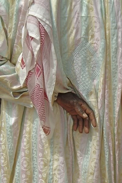 Unknown. Niger, Boubon, hand of a farmer at the market