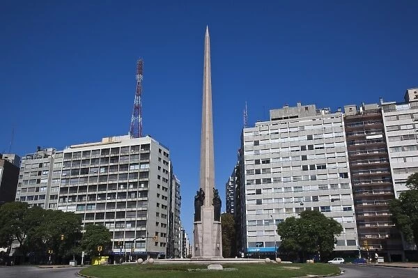 URUGUAY, Montevideo Department, Montevideo. El Obelisko on Avenida 18 de Julio