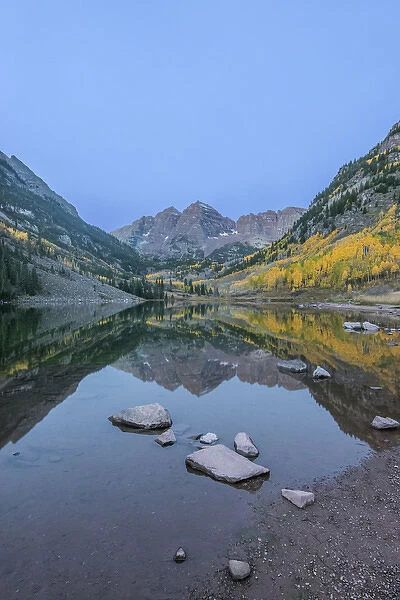 US, CO, White River NF, Maroon Bells with Autumn Color at Dawn