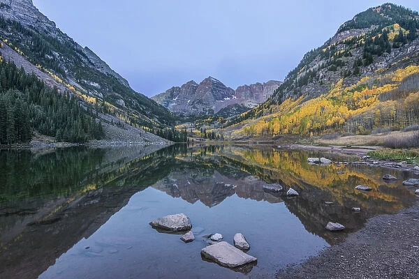 US, CO, White River NF, Maroon Bells with Autumn Color at Dawn