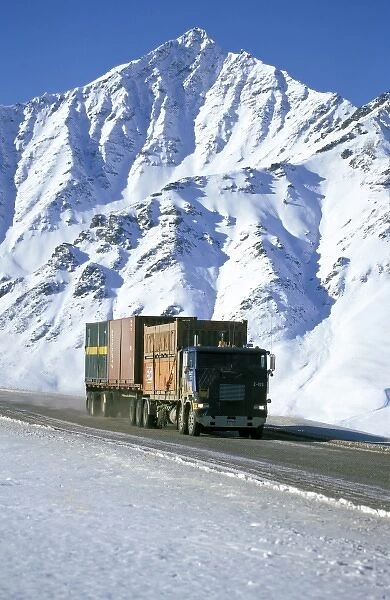 USA, Alaska, Brooks Range. Truck drives through Atigun Canyon, headingl to Prudhoe Bay