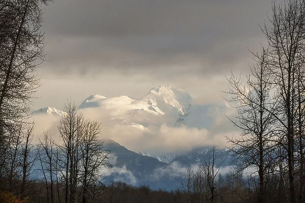 USA, Alaska, Chilkat River Valley. Snowy mountains