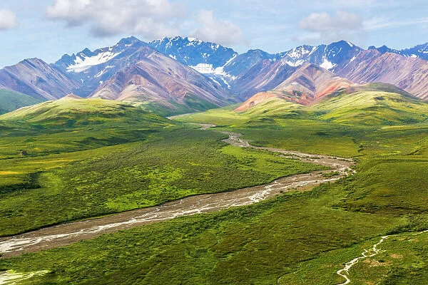 USA, Alaska, Denali National Park. Mountain landscape with Polychrome Pass. Credit as