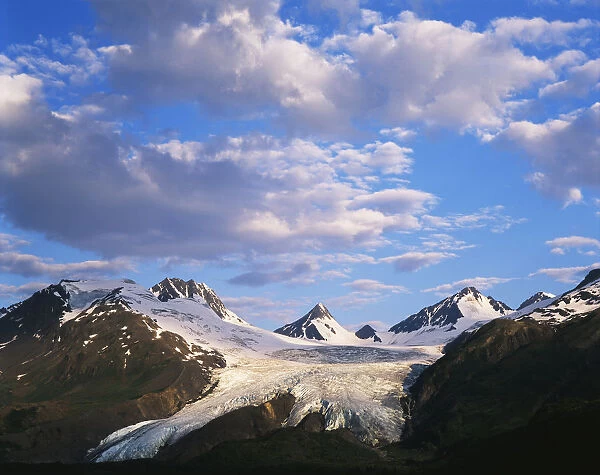 USA, Alaska, Worthington Glacier and Chugach Mountains, Thompson Pass near Valdez