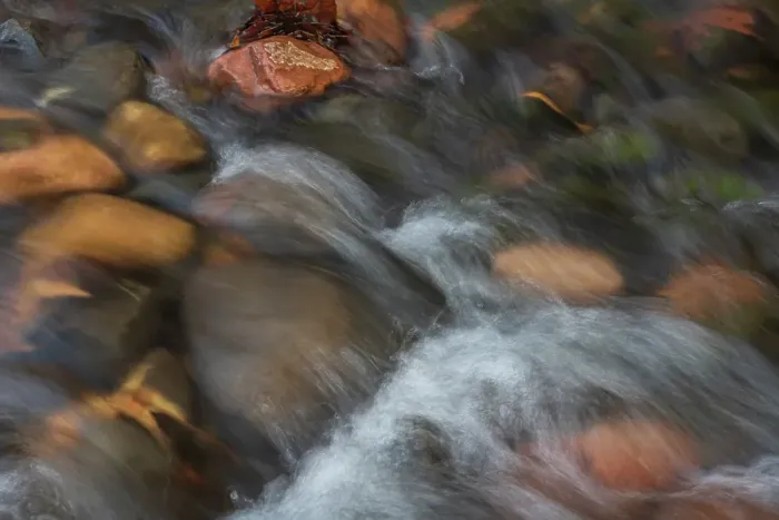 Framed Print : USA, Arizona. Close-up of stream rapids. ©Jay O'Brien / Jaynes Gallery / DanitaDelimont.com Framed Print : USA, Arizona. Close-up of stream rapids. ©Jay O'Brien / Jaynes Gallery / DanitaDelimont.com