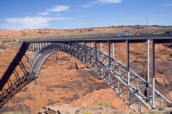 USA, Arizona, Page, Lake Powell, Glen Canyon Recreation Area, Bridge over Colorado