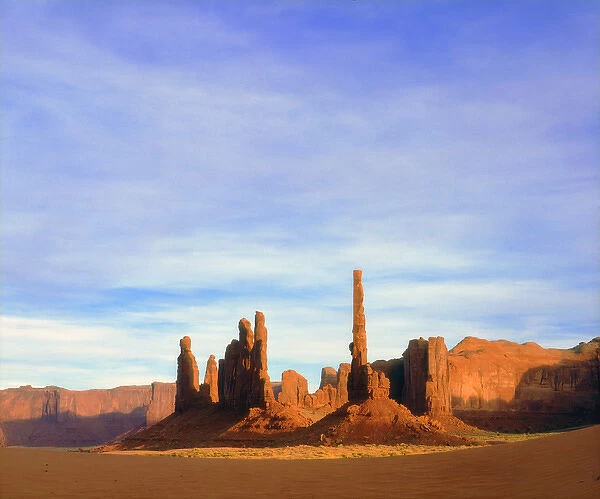 USA, Arizona, Sandstone formations in Monument Valley
