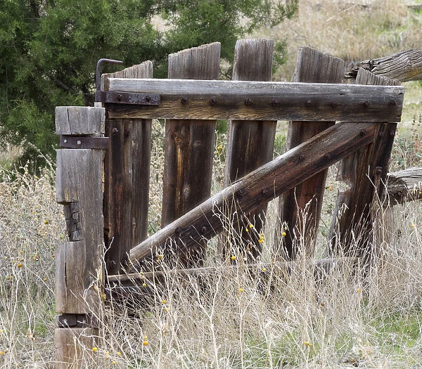 USA, Arizona, V-Bar V-Heritage Site, Old wood gate
