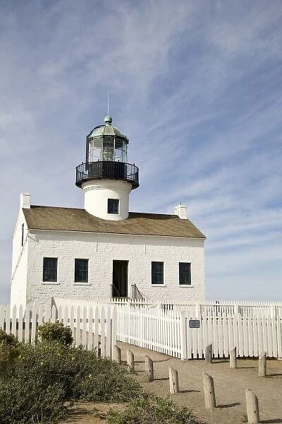 USA, CA, San Diego. Lighthouse at Cabrillo National Monument, Point Loma