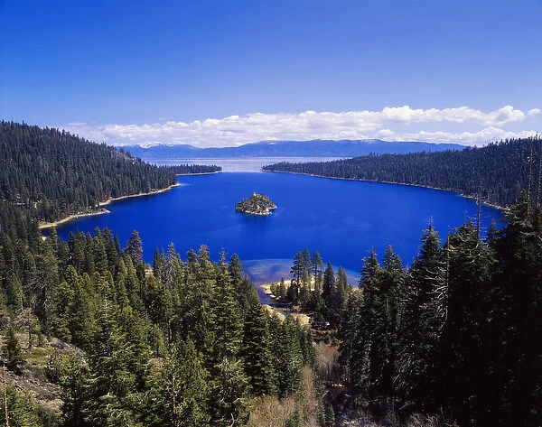USA, Calfornia, View of Emerald bay in lake Tahoe