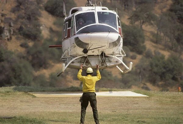 USA, California, Fire Helicopter, Sequoia and Kings Canyon National Park