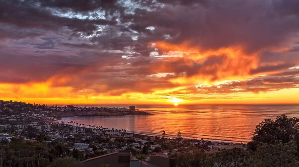 USA, California, La Jolla, Panoramic view of sunset over La Jolla Shores and village