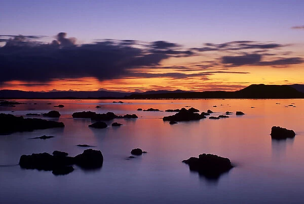 USA, California, Lee Vining, Sunrise at Mono Lakes Black Point