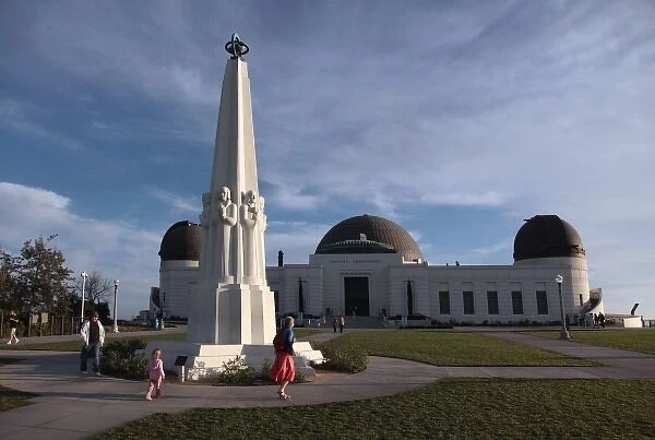 USA, California, Los Angeles, The Griffith Observatory with Astronomers Monument