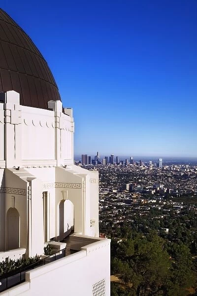 USA, California, Los Angeles. View of downtown from the Griffith Observatory