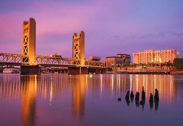 USA, California, Sacramento. Sacramento River and Tower Bridge at sunset. Credit as