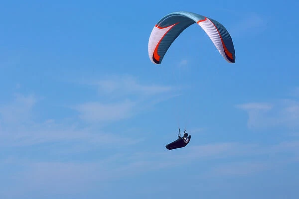 USA, California, San Diego. Hang glider flying at Torrey Pines Gliderport. Credit as