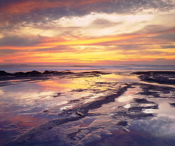 USA; California; San Diego. ; Sunset Cliffs tide pools on the Pacific Ocean at Sunset