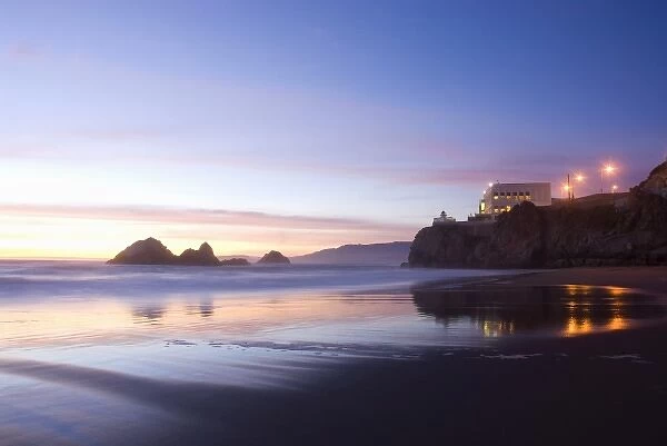 USA, California, San Francisco, Golden Gate National Recreation Area, Cliff house at sunset
