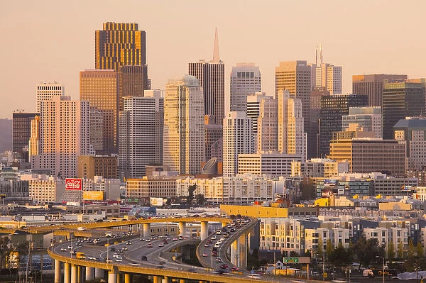 USA, California, San Francisco, Potrero Hill, view of downtown and I-280 highway, dusk