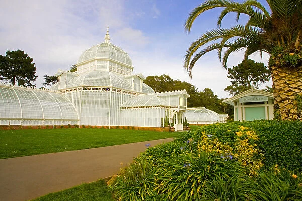 USA, California, San Francisco, San Francisco Conservatory of Flowers in Golden Gate Park