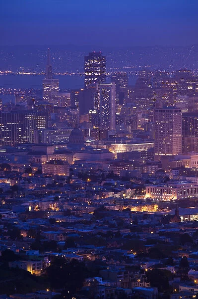 USA, California, San Francisco, Twin Peaks, elevated city view, dawn