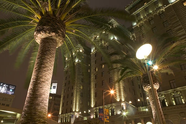 06. USA, California, San Francisco Union Square & Westin St. Francis Hotel Evening