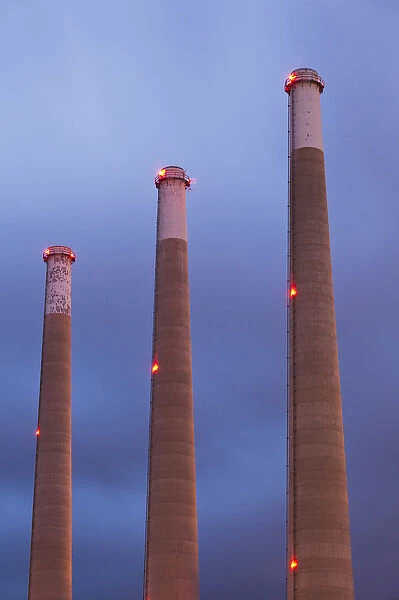 USA, California, Southern California, Morro Bay, power plant smokestacks, late dawn