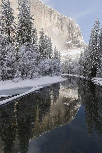 USA, California, Yosemite National Park. Merced River reflections on a winter morning