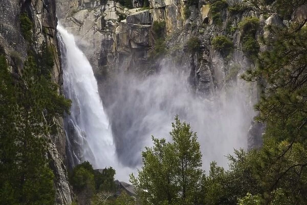 USA, California, Yosemite National Park. View of the Cascades waterfall