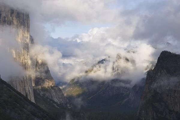 USA, California, Yosemite National Park. View from Inspiration Point during a clearing storm
